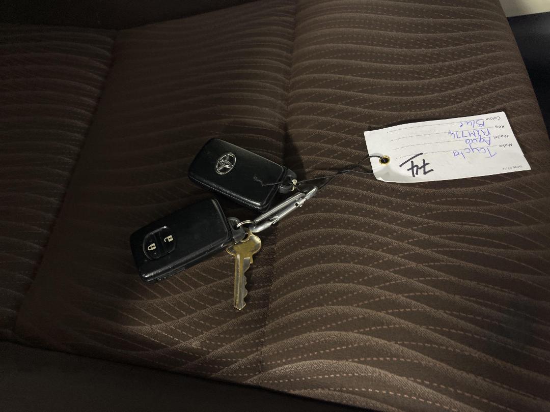 Photo '22' of Toyota Aqua