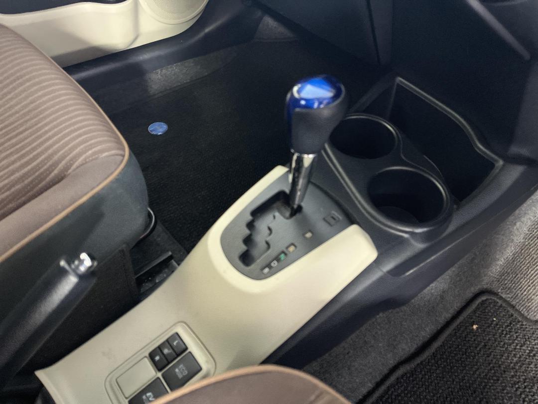 Photo '18' of Toyota Aqua