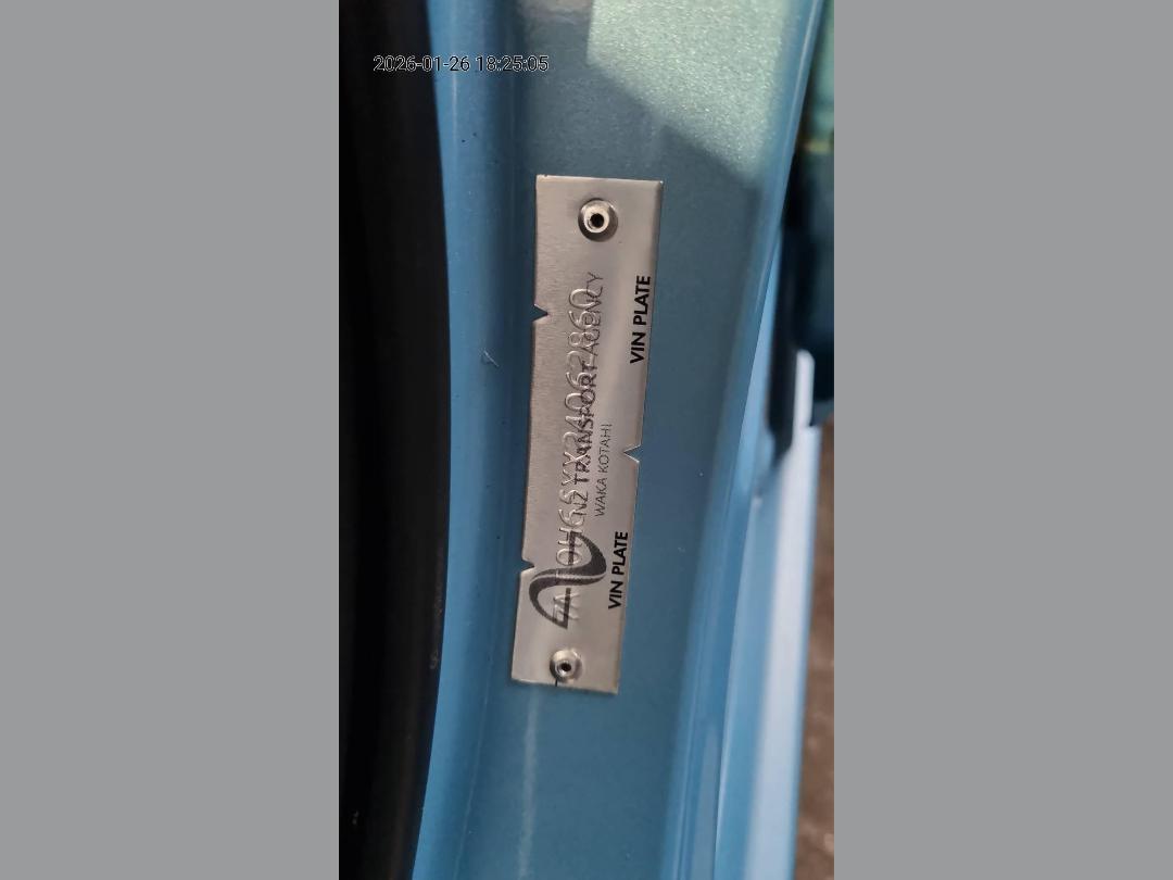 Photo '8' of Toyota Aqua