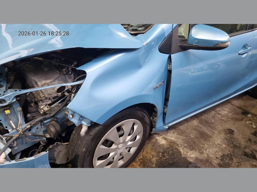 Photo '10' of Toyota Aqua