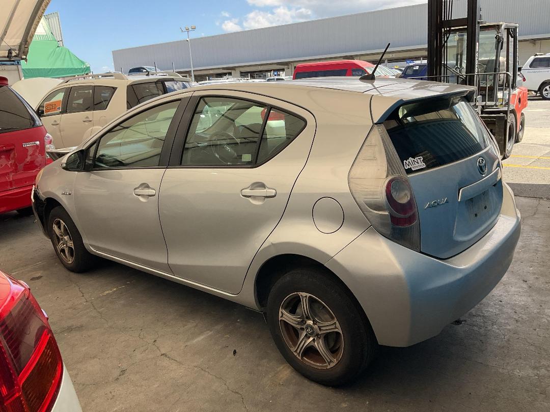 Photo '15' of Toyota Aqua Hybrid