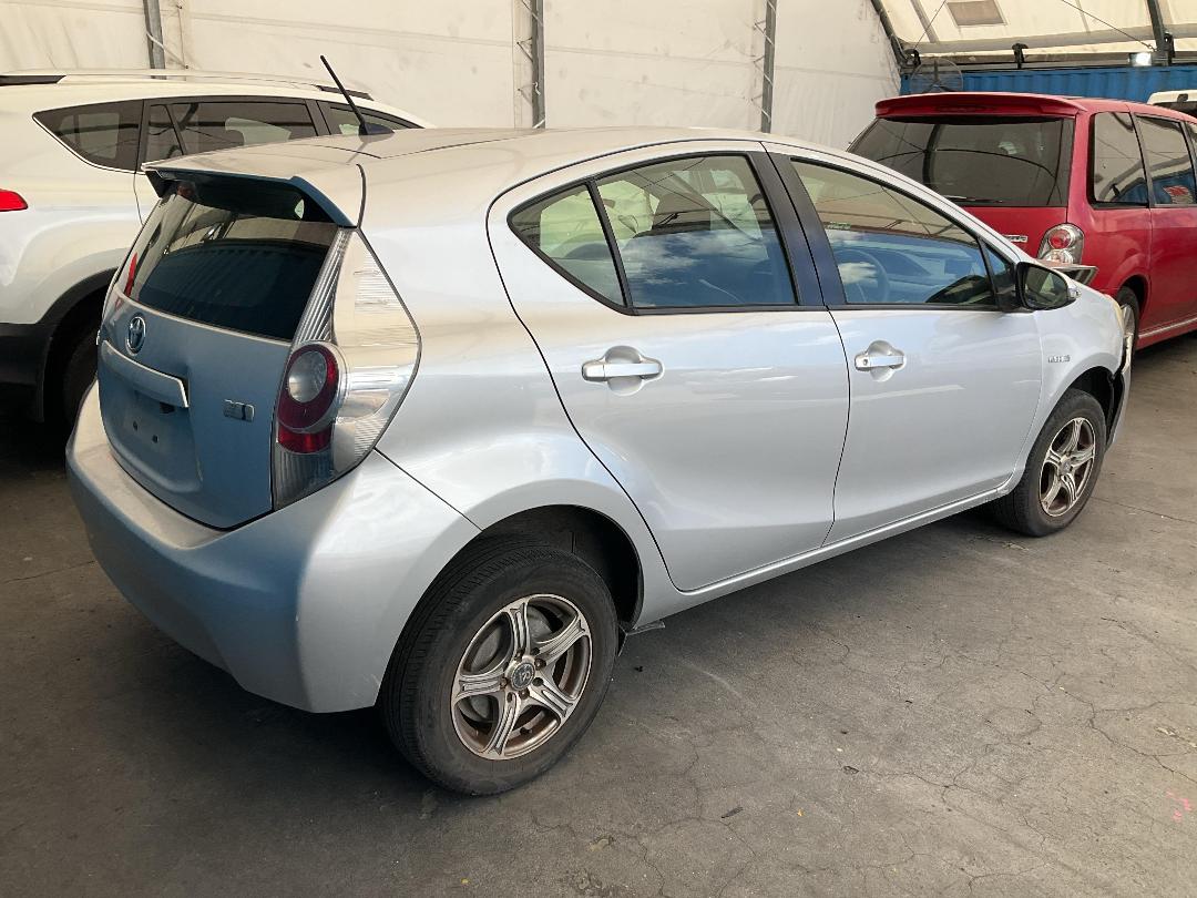 Photo '17' of Toyota Aqua Hybrid