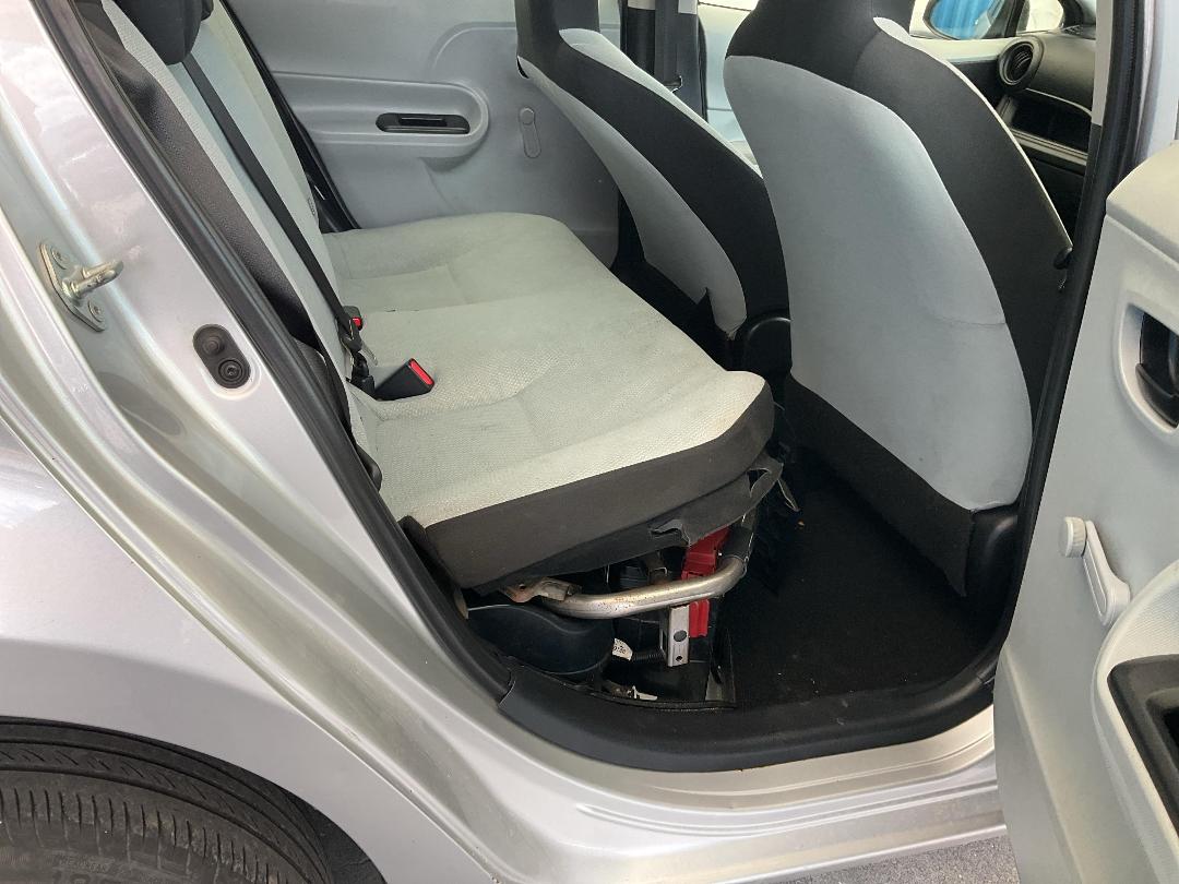 Photo '20' of Toyota Aqua Hybrid