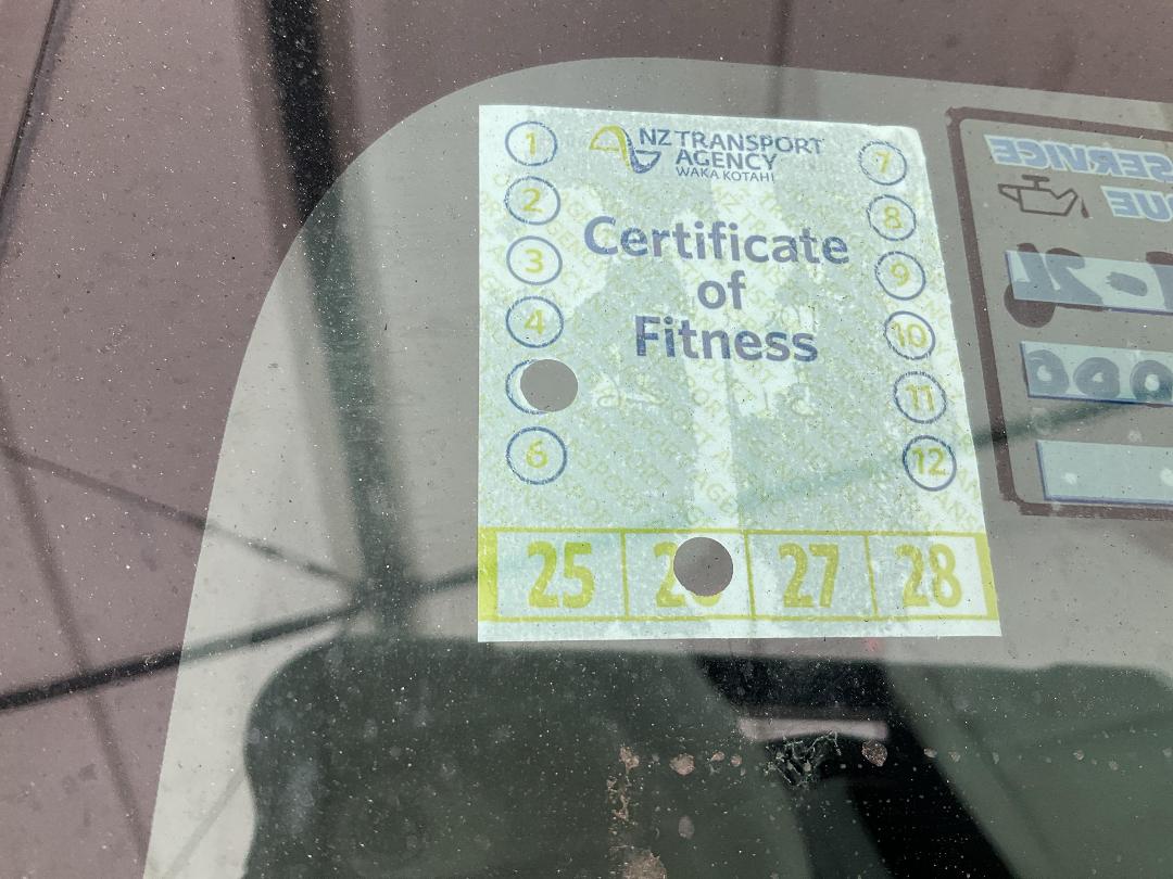 Photo '26' of Toyota Aqua Hybrid