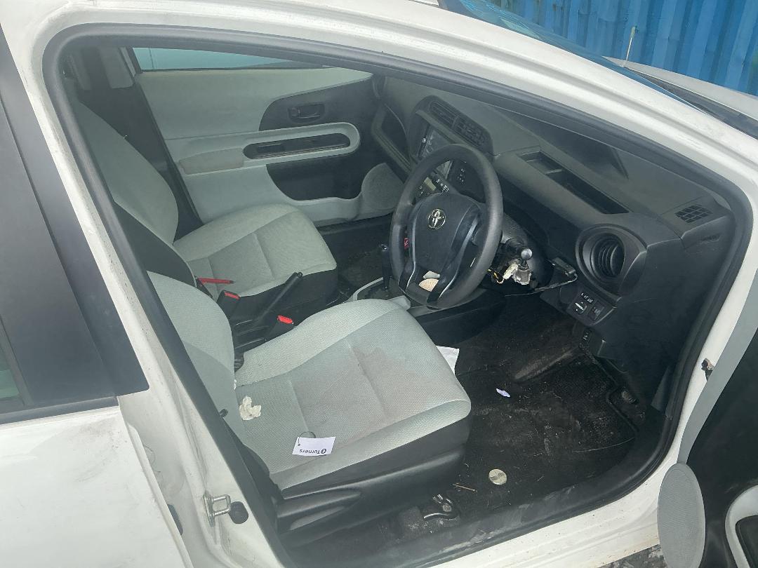 Photo '15' of Toyota Aqua Photo '15' of Toyota Aqua