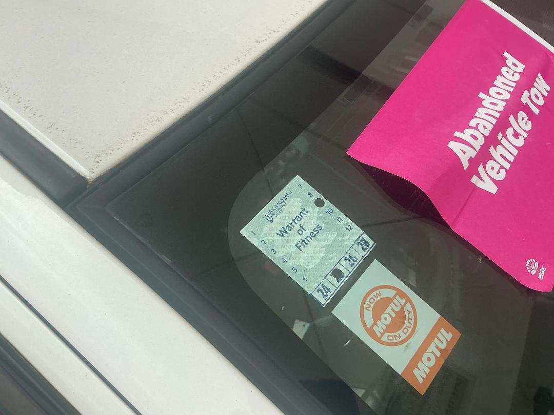 Photo '17' of Toyota Aqua Hybrid