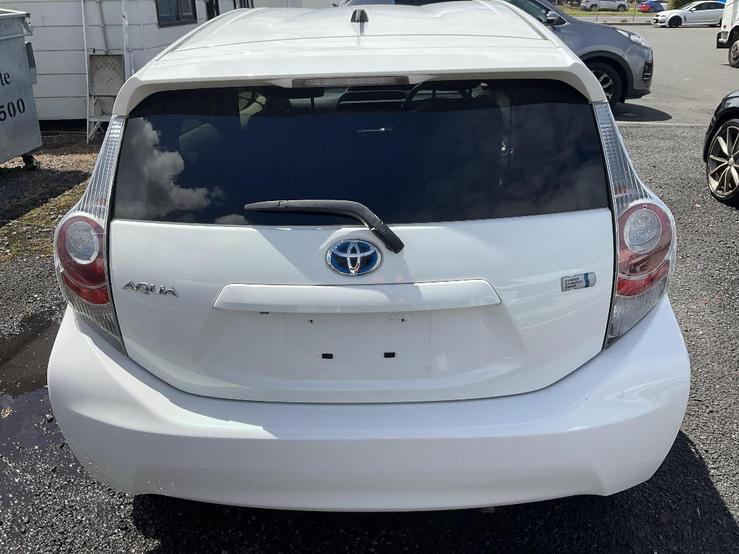 Photo '5' of Toyota Aqua Hybrid