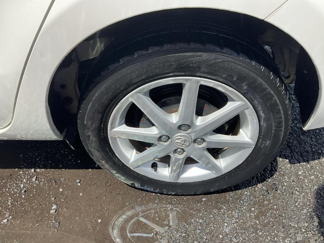 Photo '10' of Toyota Aqua Hybrid