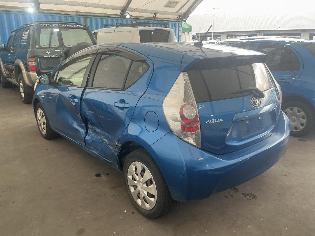 Photo '13' of Toyota Aqua Photo '13' of Toyota Aqua