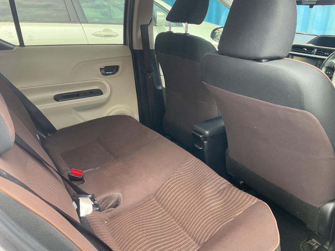 Photo '7' of Toyota Aqua Hybrid