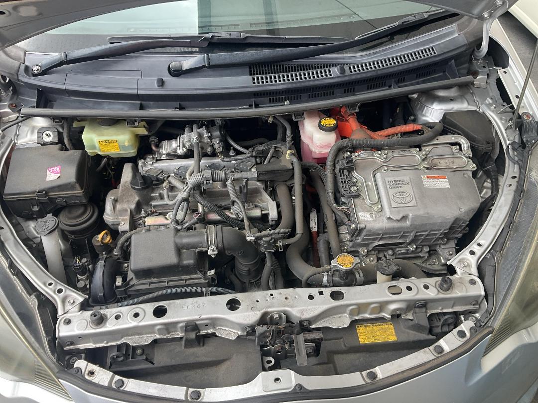 Photo '12' of Toyota Aqua Hybrid