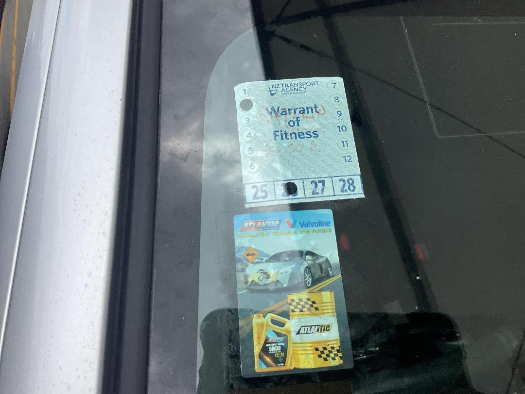 Photo '15' of Toyota Aqua Hybrid