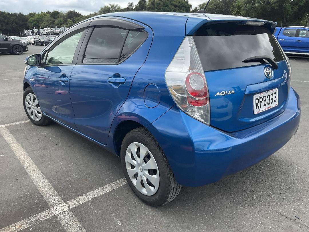 Photo '4' of Toyota Aqua Photo '4' of Toyota Aqua