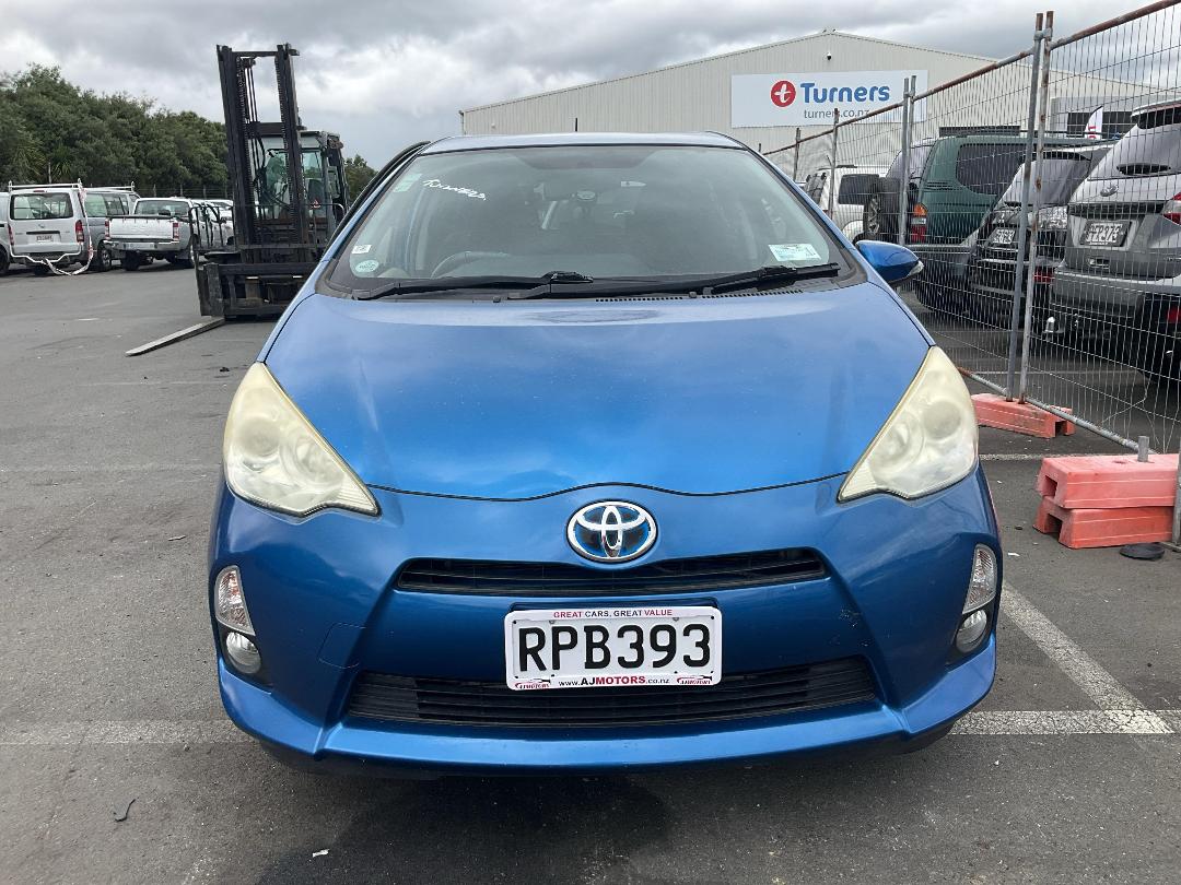 Photo '2' of Toyota Aqua Photo '2' of Toyota Aqua