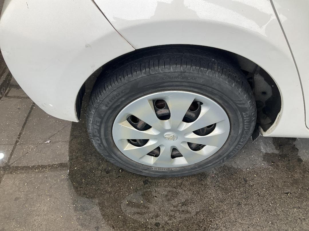 Photo '18' of Toyota Aqua Auto Hybrid Photo '18' of Toyota Aqua Auto Hybrid