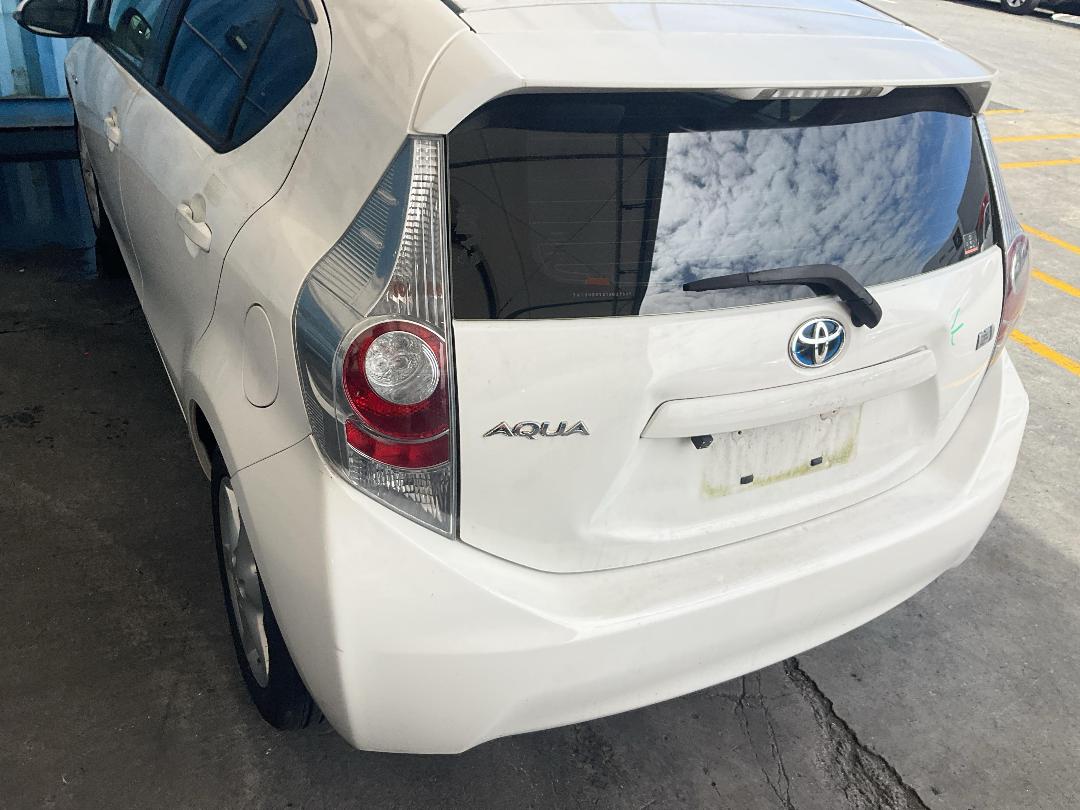 Photo '13' of Toyota Aqua Photo '13' of Toyota Aqua