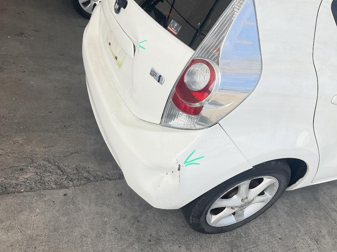 Photo '16' of Toyota Aqua Photo '16' of Toyota Aqua