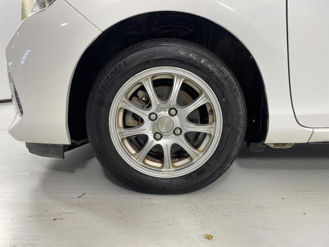 Photo '10' of Toyota Aqua Photo '10' of Toyota Aqua