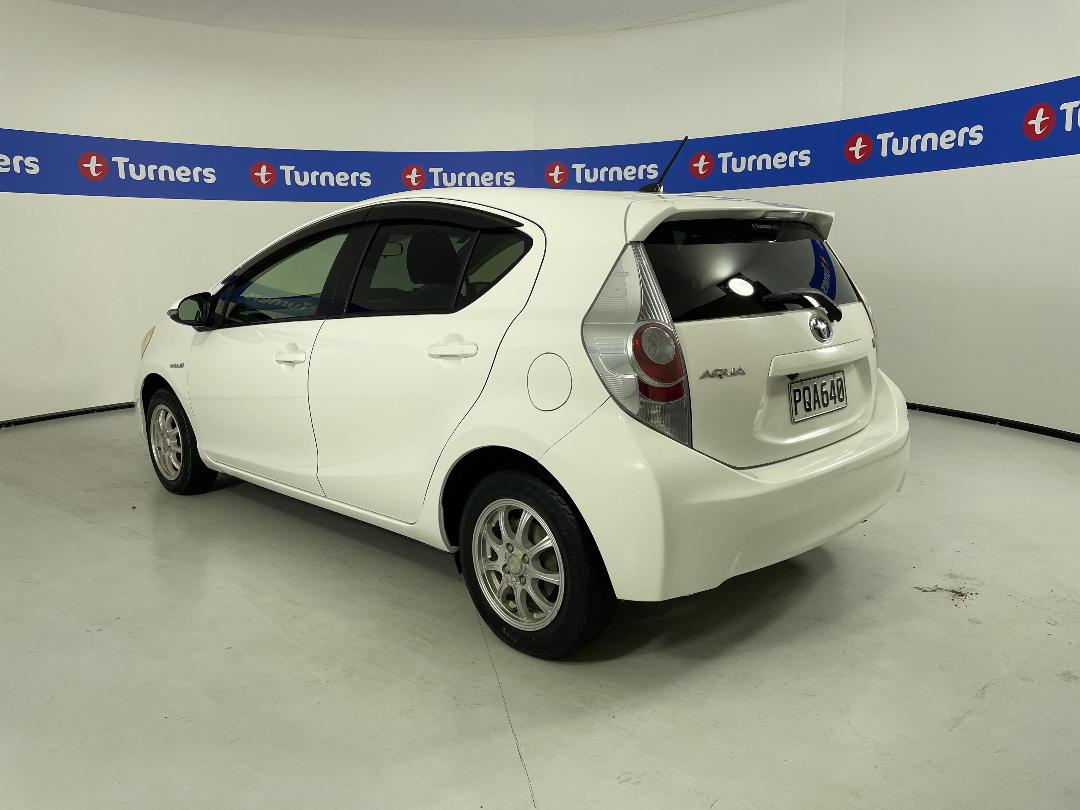 Photo '5' of Toyota Aqua Photo '5' of Toyota Aqua