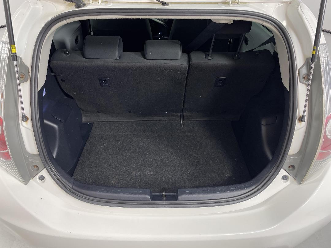 Photo '14' of Toyota Aqua Photo '14' of Toyota Aqua