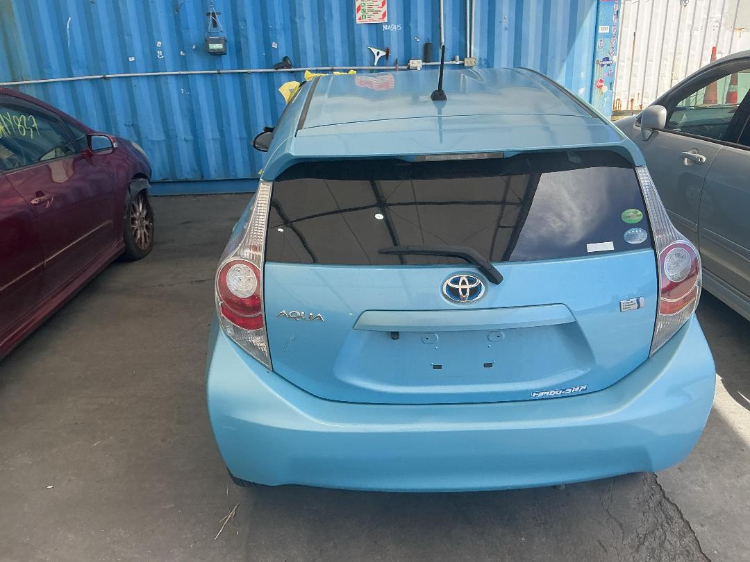 Photo '11' of Toyota Aqua Photo '11' of Toyota Aqua