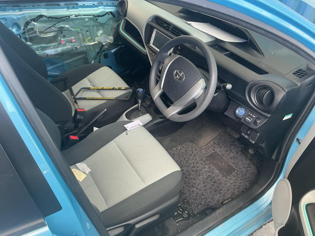 Photo '20' of Toyota Aqua Photo '20' of Toyota Aqua