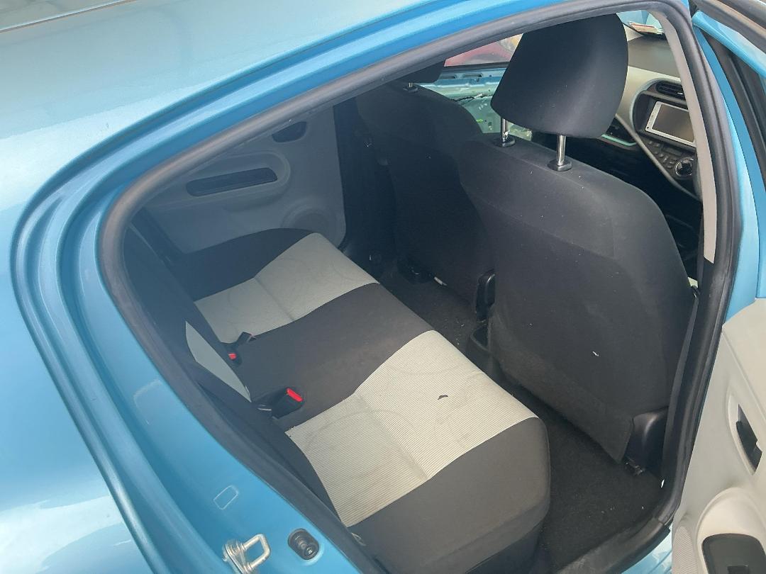 Photo '21' of Toyota Aqua Photo '21' of Toyota Aqua