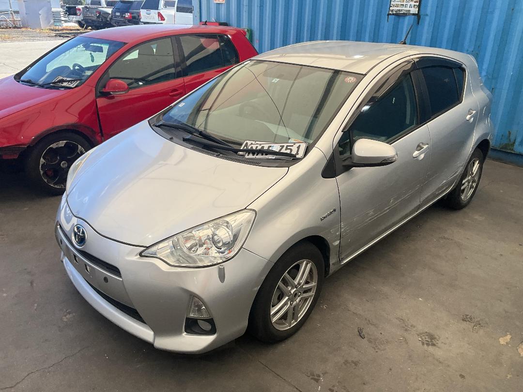 Photo '6' of Toyota Aqua