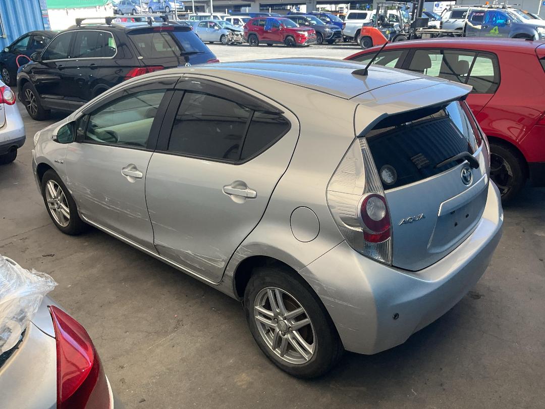 Photo '10' of Toyota Aqua