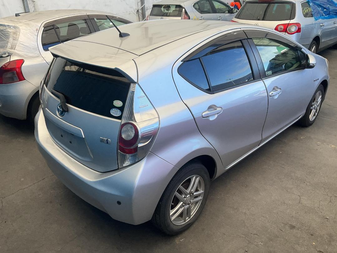 Photo '14' of Toyota Aqua