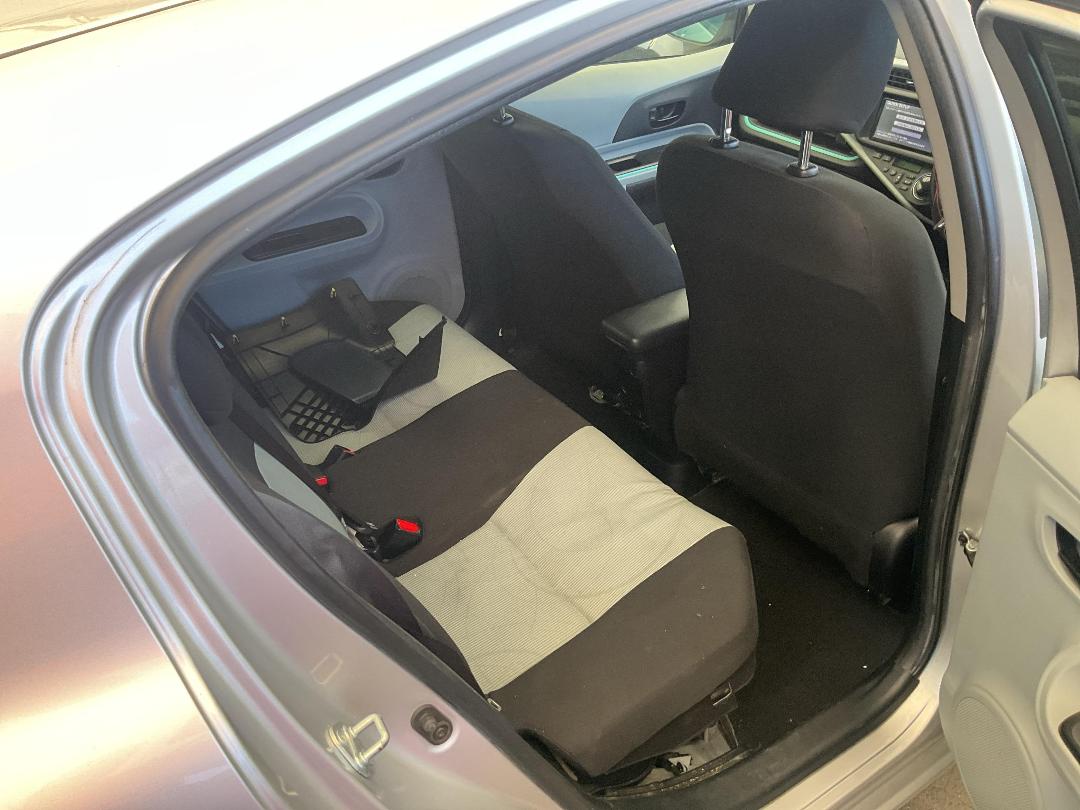 Photo '22' of Toyota Aqua