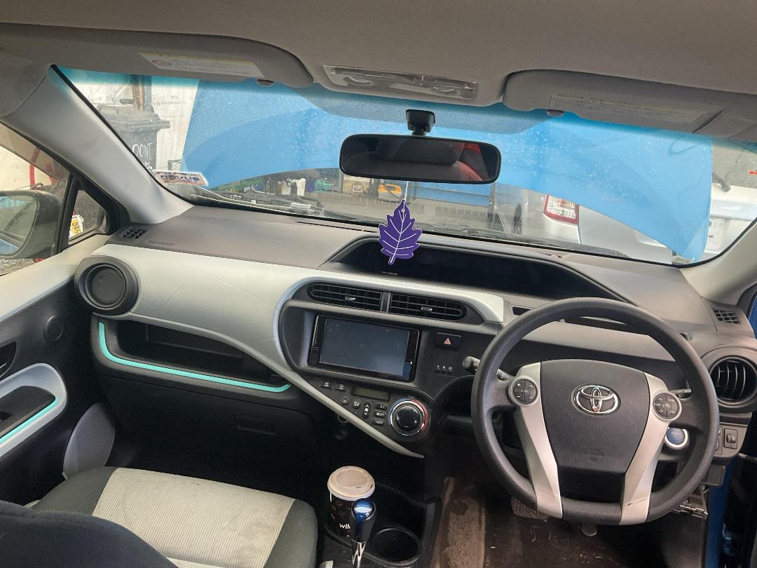 Photo '23' of Toyota Aqua