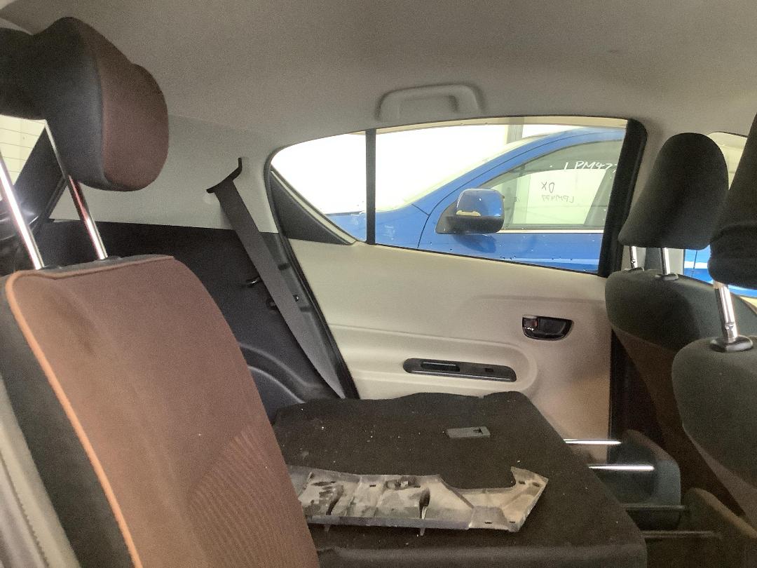 Photo '10' of Toyota Aqua