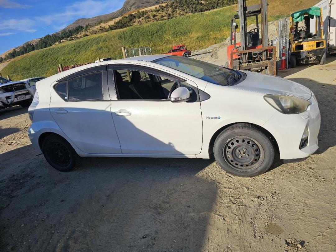 Photo '3' of Toyota Aqua