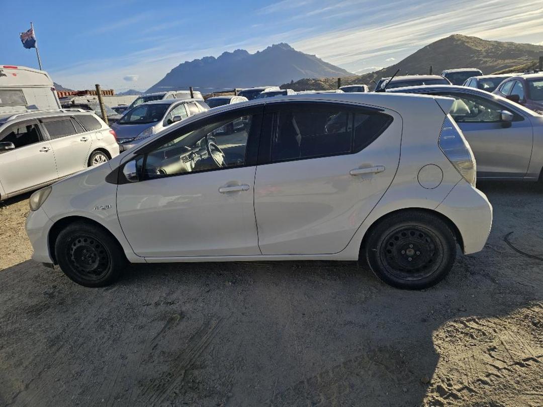 Photo '9' of Toyota Aqua