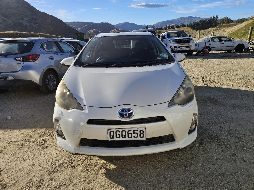 Photo '11' of Toyota Aqua