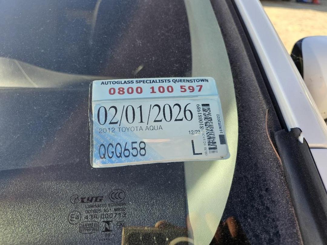 Photo '12' of Toyota Aqua