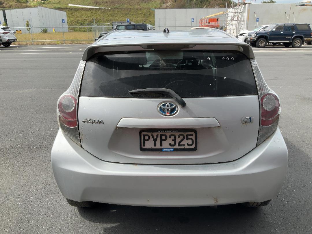 Photo '6' of Toyota Aqua