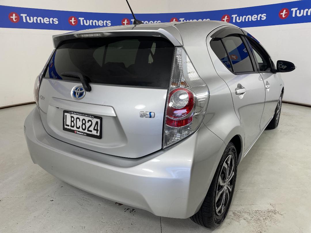 Photo '7' of Toyota Aqua