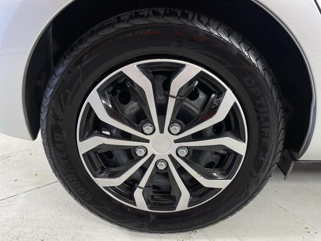 Photo '12' of Toyota Aqua