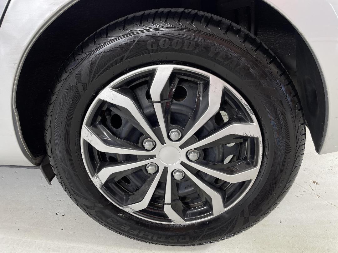 Photo '11' of Toyota Aqua