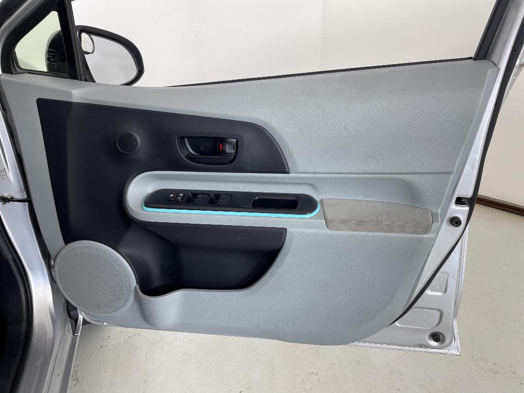 Photo '15' of Toyota Aqua