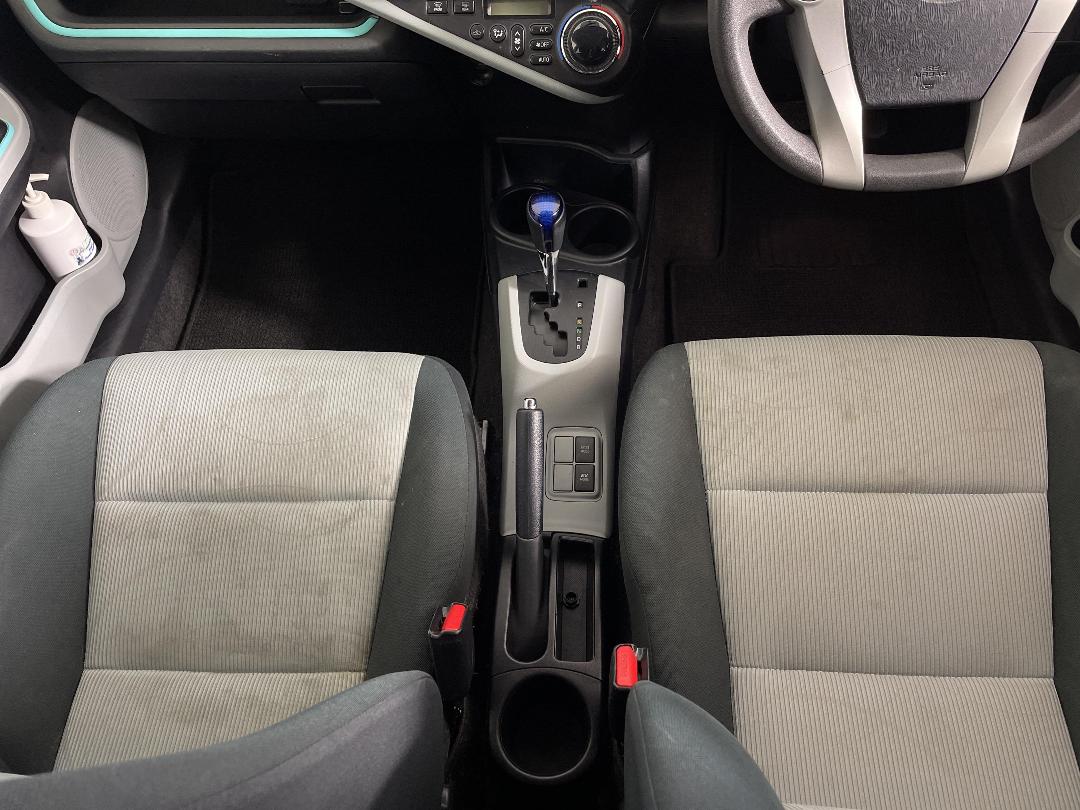 Photo '18' of Toyota Aqua