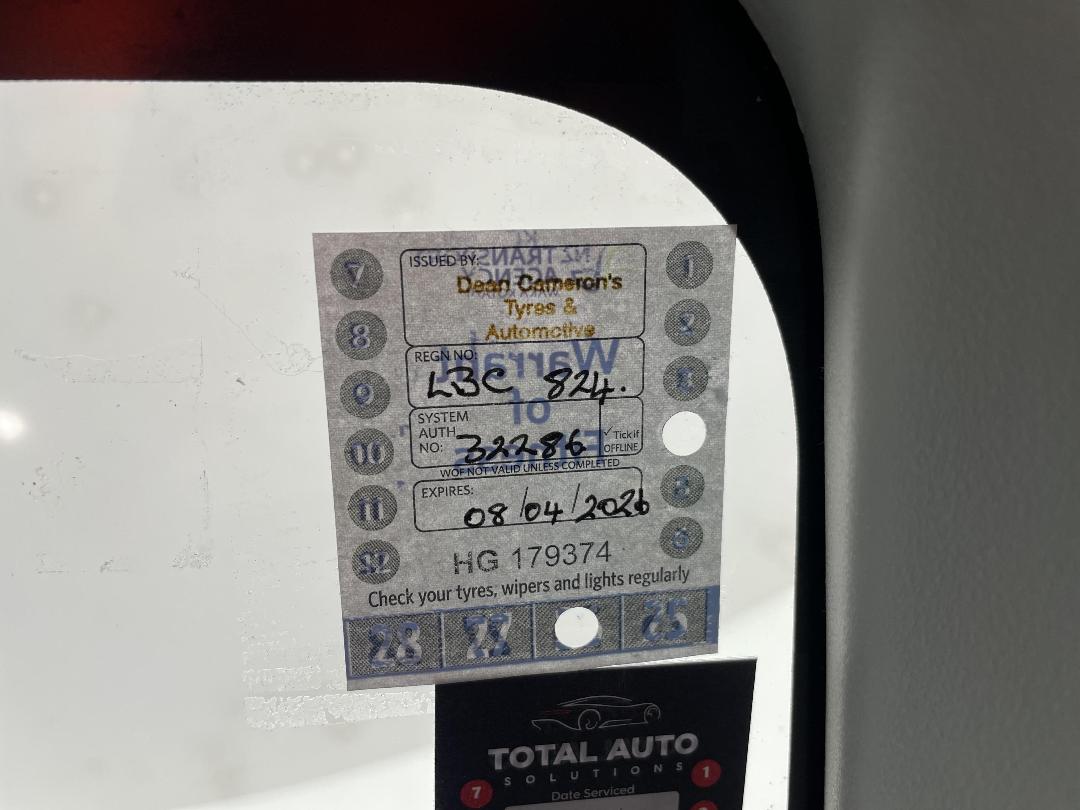 Photo '24' of Toyota Aqua