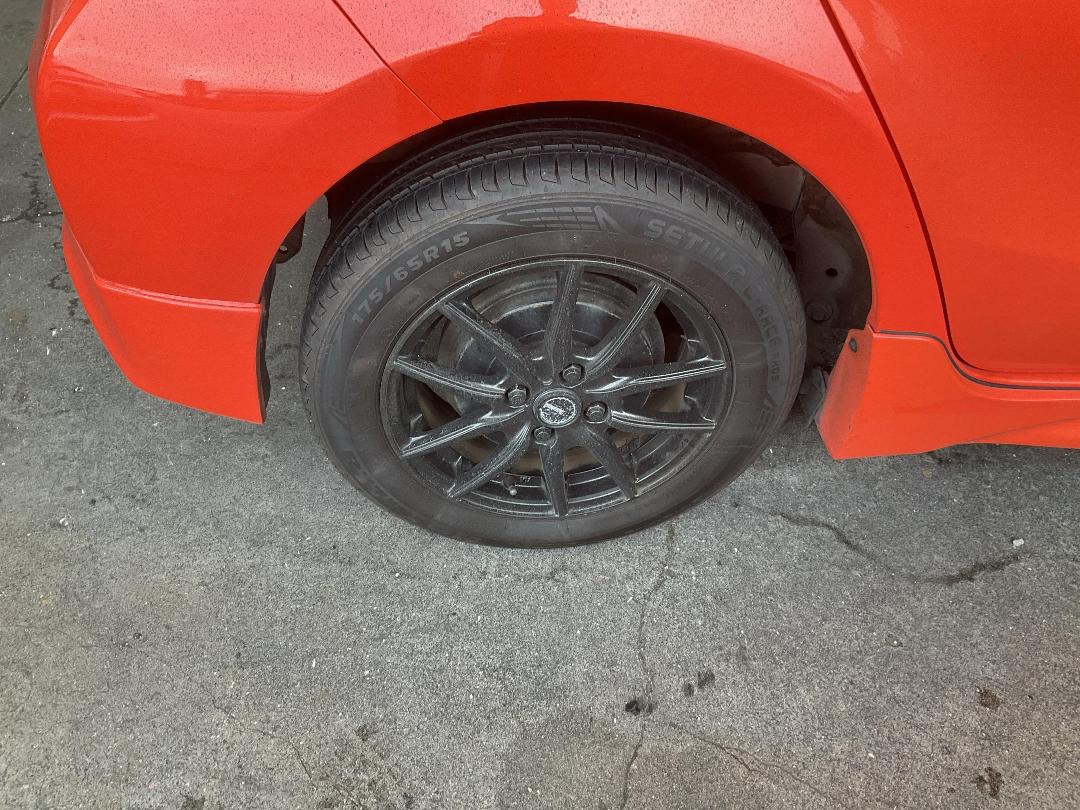 Photo '12' of Toyota Aqua