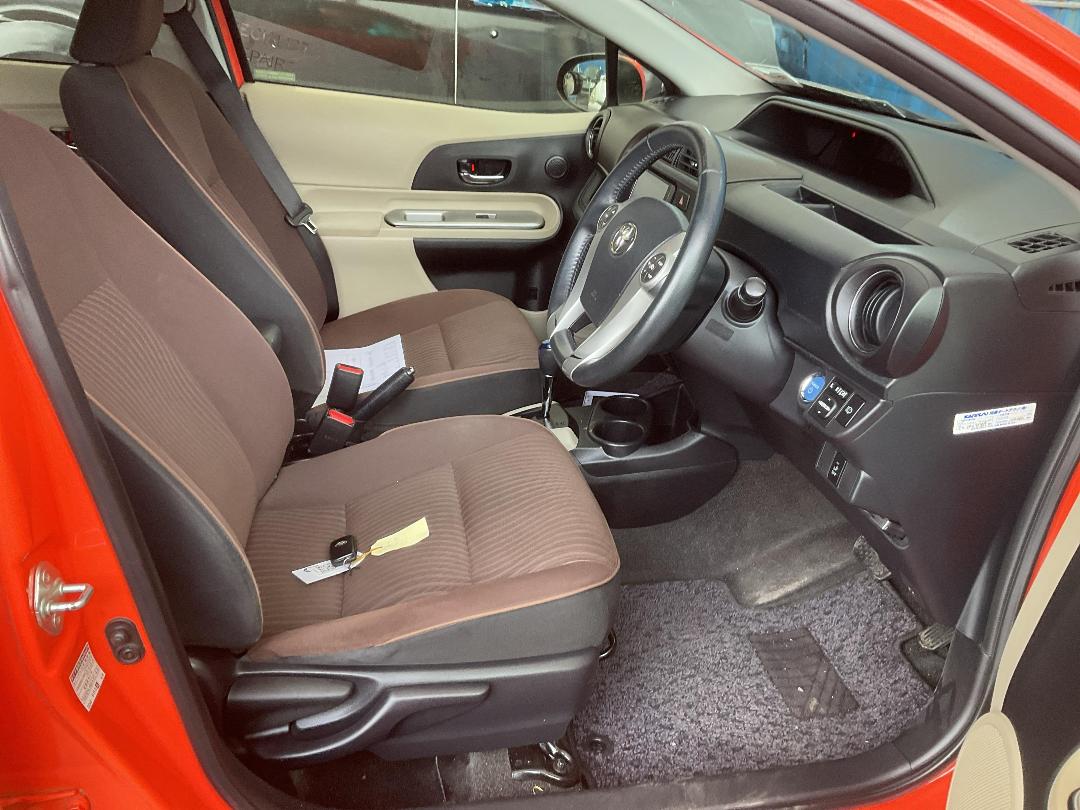 Photo '14' of Toyota Aqua