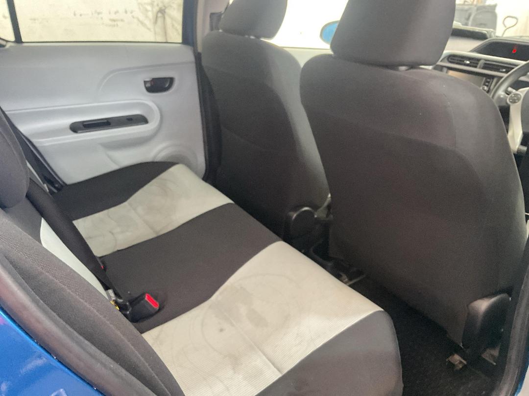 Photo '8' of Toyota Aqua