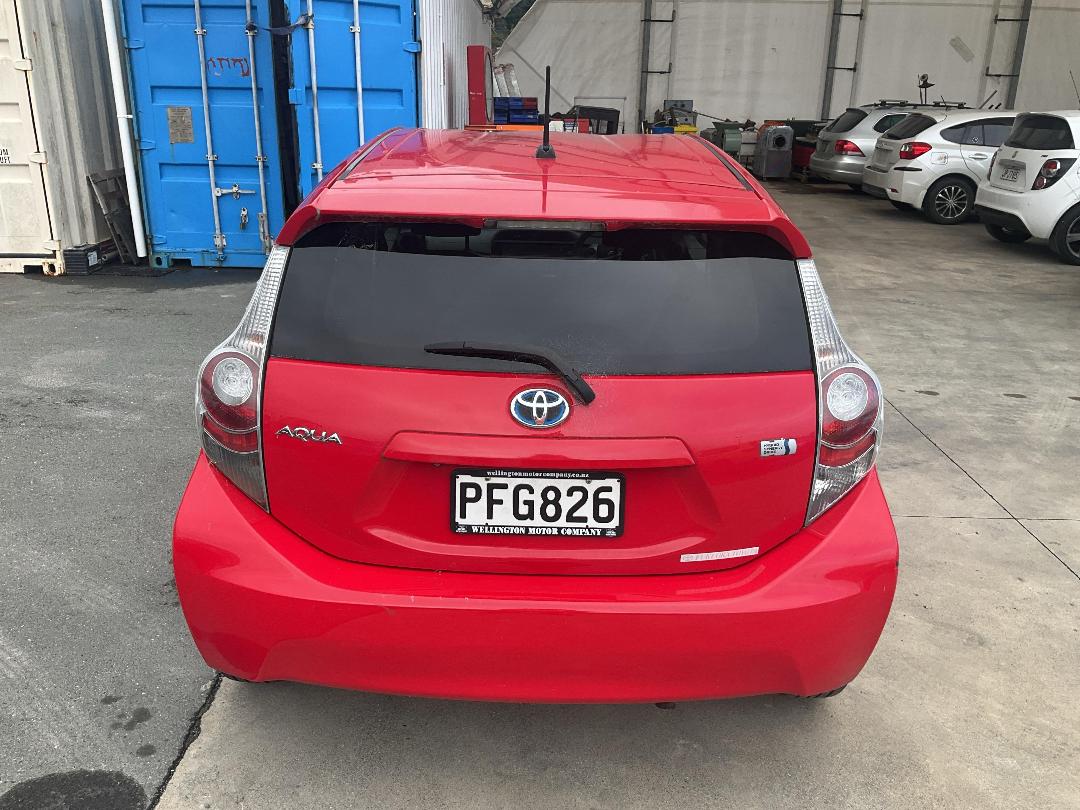 Photo '4' of Toyota Aqua Hybrid