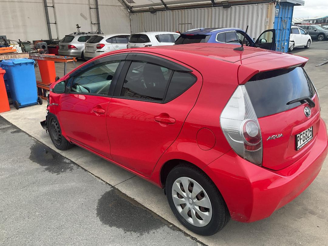 Photo '3' of Toyota Aqua Hybrid