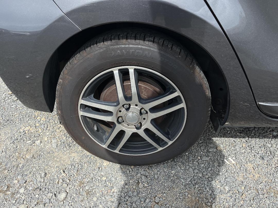 Photo '10' of Toyota Aqua